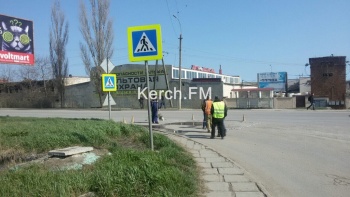 Новости » Общество: Глубокие ямы на АТП подготавливают к асфальтированию