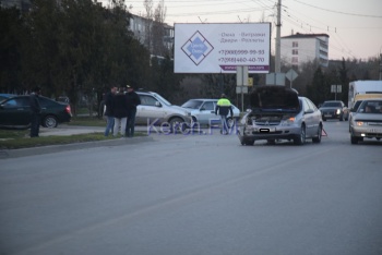 На перекрестке Камыш-Бурунское шоссе - Рыбаков  произошла тройная авария