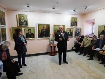 Выставка портретов фронтовиков из Керчи открылась в картинной галерее