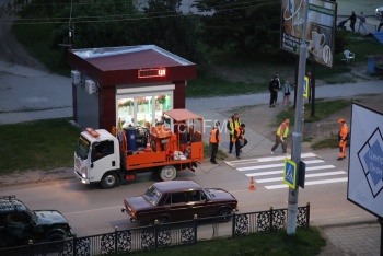 В Керчи на Ворошилова нанесли пешеходный переход