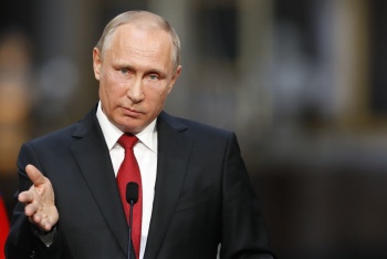 Путин пообещал решить проблему отсутствия в Крыму крупных торговых сетей