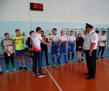 Студенты политеха обыграли полицейских Керчи в товарищеском матче по мини-футболу