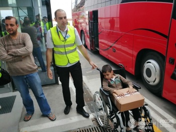 В Крым на реабилитацию прилетели дети из Сирии