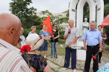 Новости » Общество: В Керчи отмечают 220 лет со дня рождения Пушкина