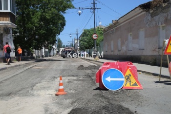 Новости » Общество: Переулок Милицейский в Керчи перекрыли