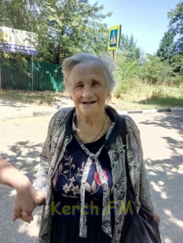 Помогите найти родственников: в Керчи нашли бабушку без памяти