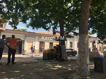 Новости » Общество: На Пирогова заасфальтировали один участок дороги