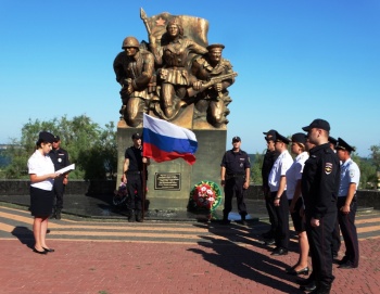 Новости » Общество: В Керчи приняли присягу молодые сотрудники органов внутренних дел