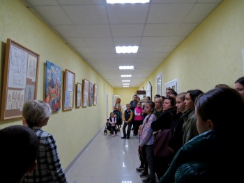В Лапидарии открыли выставку детских рисунков