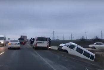 Новости » Общество: На Тавриде  произошло лобовое столкновение «Mercedes Vito» и «ГАЗель»