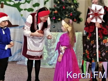 В керченском детском саду пели колядки и играли в рождественские игры