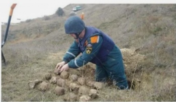 Новости » Общество: На Маяке в Керчи нашли немецкие взрыватели Luftwaffe