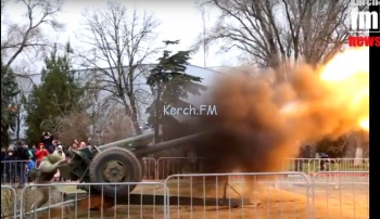 Новости » Общество: В Керчи прогремел «Выстрел памяти» (видео)