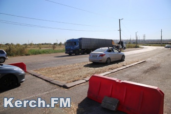 Новости » Общество: На Крымском мосту будут дезинфицировать колёса автомобилей