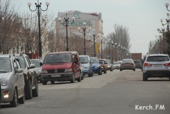 В Крыму личным автотранспортом могут пользоваться только с разрешением на перемещение