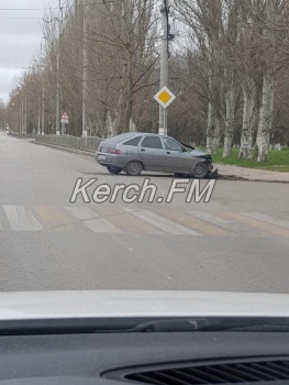 На перекрестке ул. Пошивальникова - Генерала Петрова произошла авария