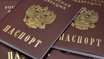 Путин продлил действие истекающих паспортов и водительских удостоверений