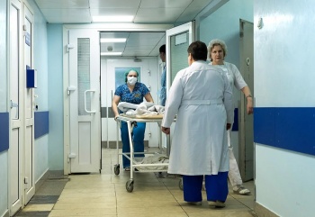 В Крыму две больницы закрыли на карантин из-за больных COVID