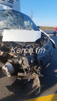 На автоподходах  к Крымскому мосту произошла авария