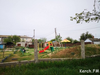 450 квартал в Керчи: метеоритный дождь упал им на дороги