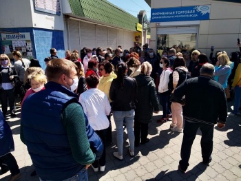 Керченских рыночников частично освободили от уплаты за торговое место в апреле
