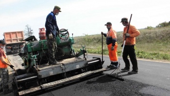 Новости » Общество: Почти 8 тыс кв м дорог отремонтировал «Крымавтодор» в районе Керчи за неделю