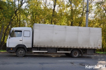 Новости » Общество: Крым ввел ограничение на движение грузовиков по дорогам республики