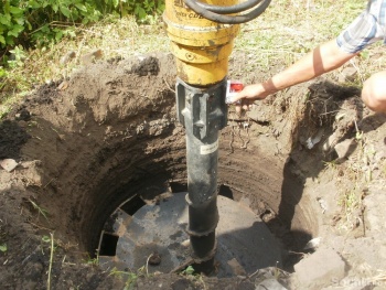 Новости » Общество: В Крыму продолжают бурить скважины для решения водной проблемы