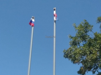 Керчанам стало стыдно за флаги на горе Митридат