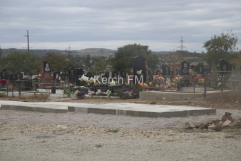 В Керчи на кладбище началась установка мемориала в память об учащихся политеха