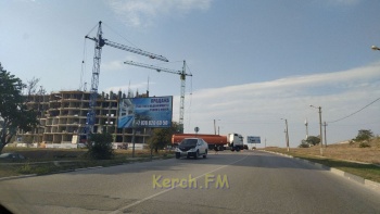 На перекрестке Индустриального и Куль-Обинского шоссе в Керчи произошло ДТП