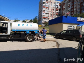 «Вода Крыма» закупает дополнительные водовозки для бесперебойного подвоза воды