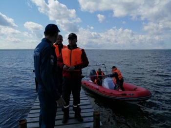 В Крыму спасли троих кайтсёрфингистов, которых унесло в море