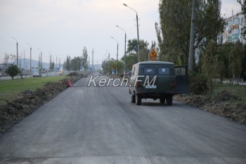 В Керчи асфальтируют дублер дороги по Буденного