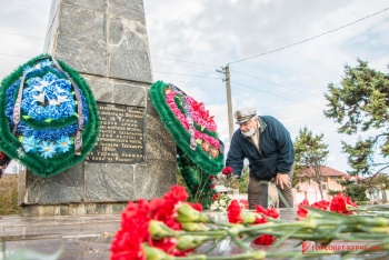 Новости » Культура: Память воинов-десантников почтили в Героевке