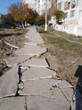 Теплосеть  в Керчи разрушила единственную дорогу к школе