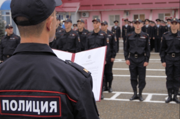 Новости » Общество: Полиция Керчи приглашает выпускников школ на учебу в ведомственных ВУЗах