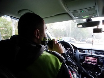 Полиция на дорогах Крыма ищет нетрезвых водителей даже на забытых дорогах
