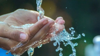 Новости » Общество: Опресненная вода в Крыму может быть вне закона