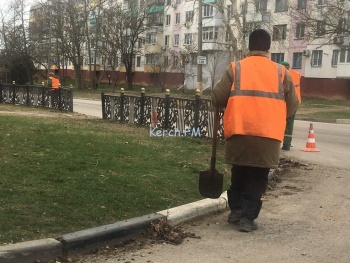 Новости » Общество: В Керчи в этом году на уборку 74 парков и скверов хотят потратить 7 млн рублей