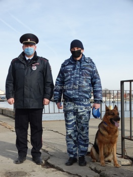 Новости » Общество: Полицейские с собаками охраняли мероприятие, посвященное Дню памяти итальянских жертв репрессии