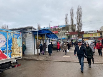 Новости » Общество: Добились: на центральном рынке Керчи пропали стихийщики