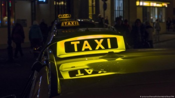 Керчанка попалась на мошенничество с вызовом такси