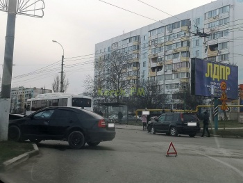 На перекрестке Ворошилова – Камыш-Бурунское шоссе в Керчи произошло ДТП