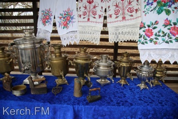 Выставку рукоделия и старинных предметов показали в Керчи