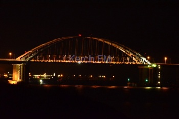 На Крымском мосту останавливали движение из-за пожара