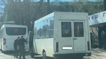В центре Керчи столкнулись два автобуса