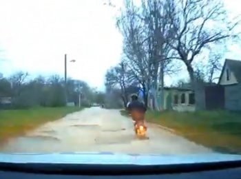 Новости » Общество: Пьяного водителя мопеда задержали в Керчи (видео)