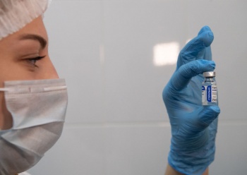 Работники сферы услуг в Крыму должны пройти вакцинацию от коронавируса, – Указ Аксенова