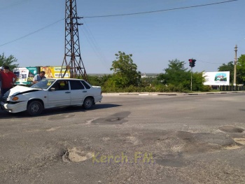 Не разминулись: на перекрёстке Чкалова – Годыны в Керчи произошло ДТП